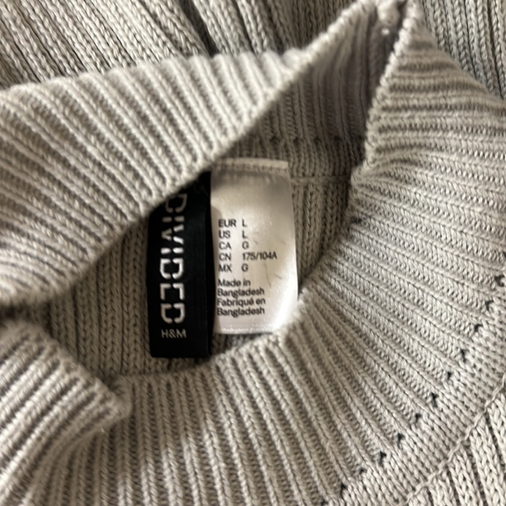 🔥🔥🔥H&M Cold Shoulder Sweater - Picture 8 of 9